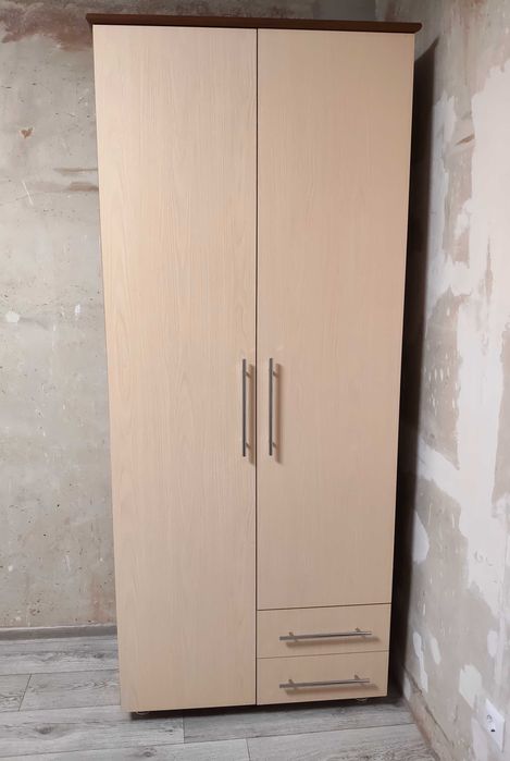 Шкаф двухстворчатый