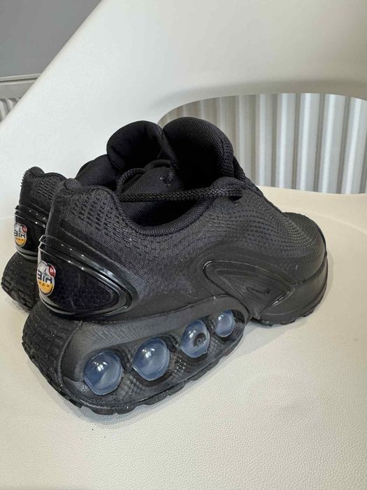 маратонки nike dn  38,5