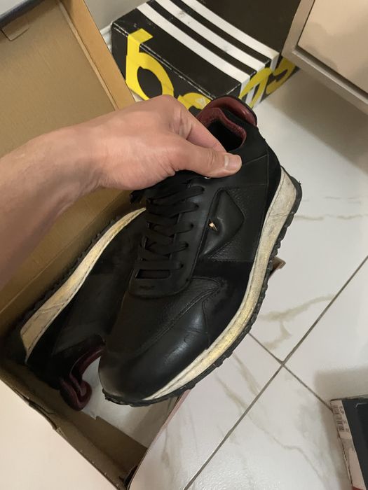 Продаю кроссовки