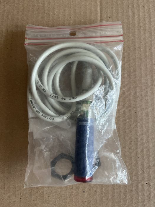Senzor fotoelectric Schneider Electric Telemecanique XUBTAPSNM12 M12 PNP NOU