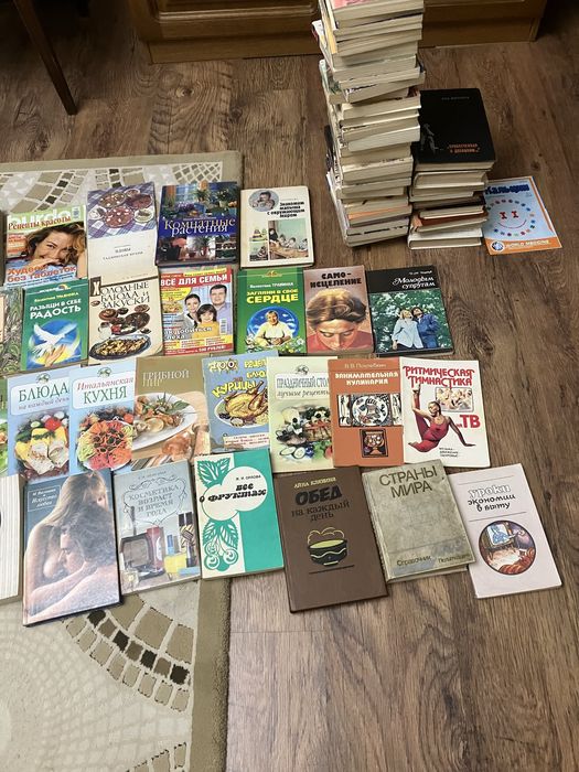 Продам  книги  разные в отличном состоянии