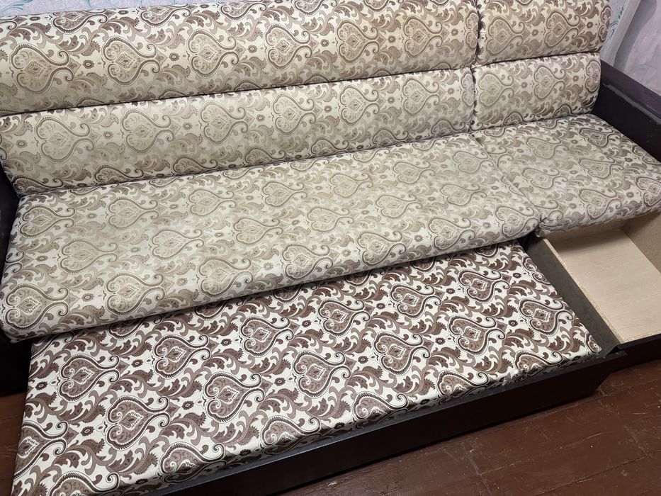 Продам диван! Недорого