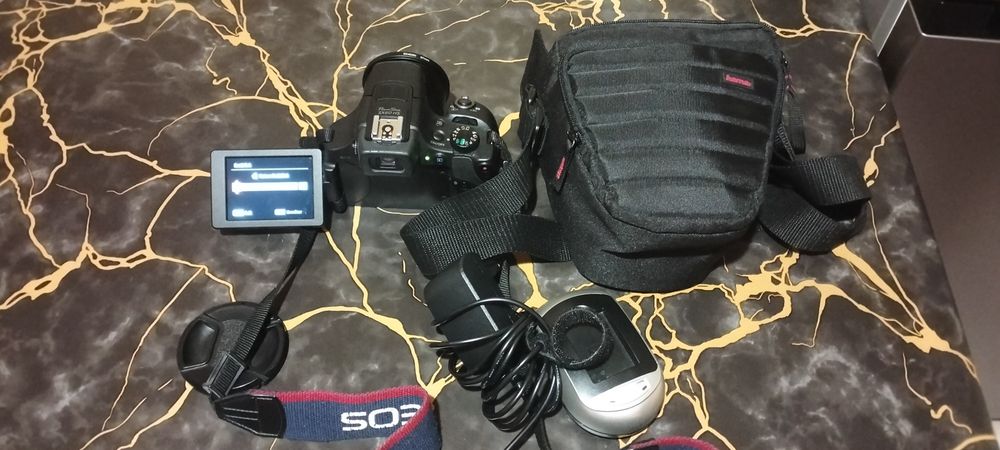 Canon SX 60 în stare foarte bună