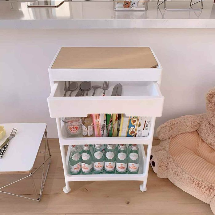 Полка этажерка для кухни или ванной комнаты.