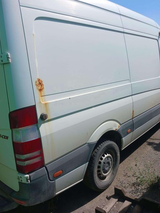 Буса се продава на части!Работеща хладилна камера!