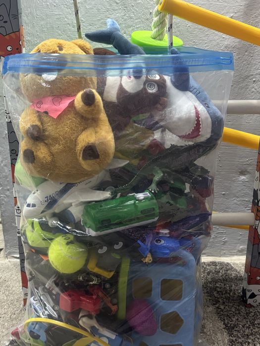 Игрушки для мальчика 2000тг.