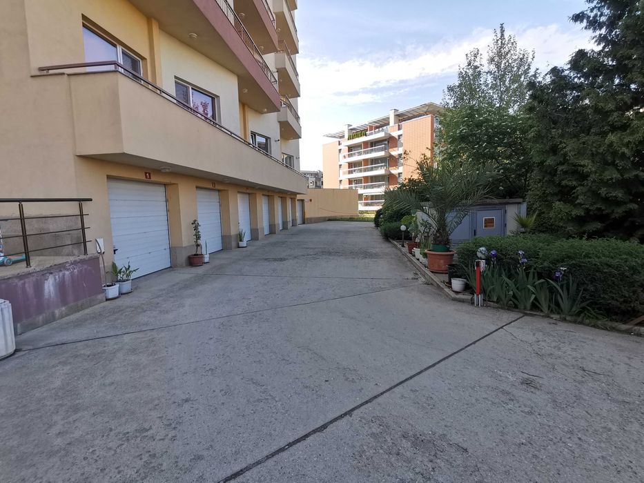 Дава се под наем Тристаен апартамент в София, Витоша - 98 кв.м за 612 € - Снимка #11