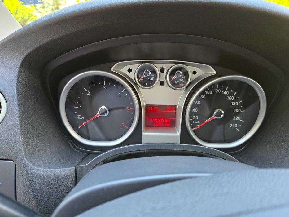 Ford Focus 2008 седан 111К КМ
