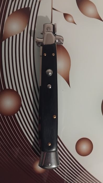 Vând briceag stiletto italian