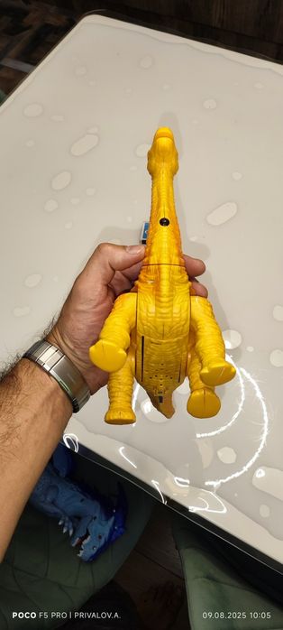 Дракон (игрушка на батарейках)