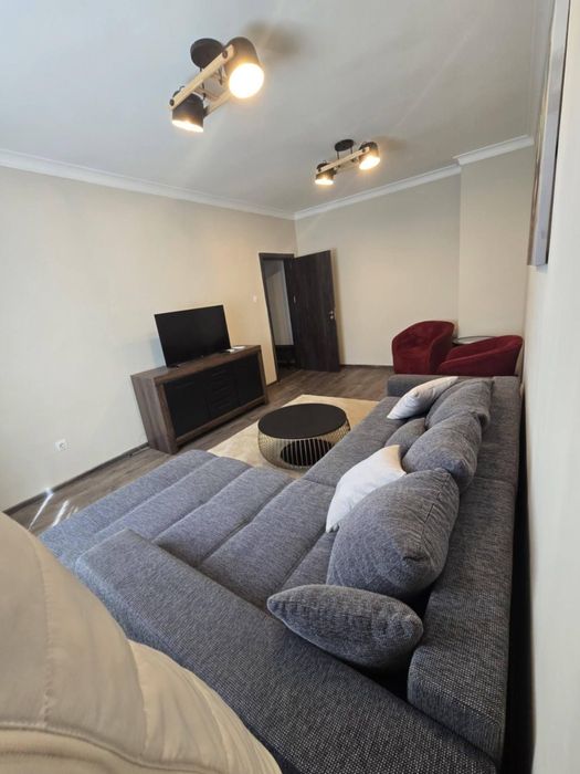 Дава се под наем Двустаен апартамент в София, Център - 76 кв.м за 800 € - Снимка #1
