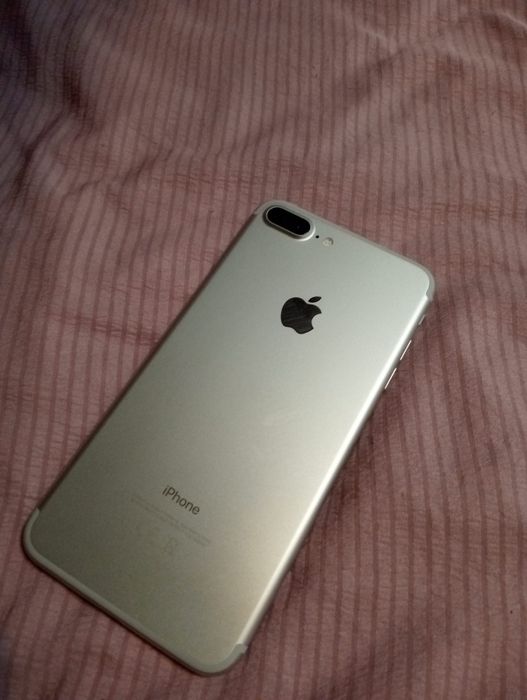 продам iPhone 7 plus в хорошем состоянии