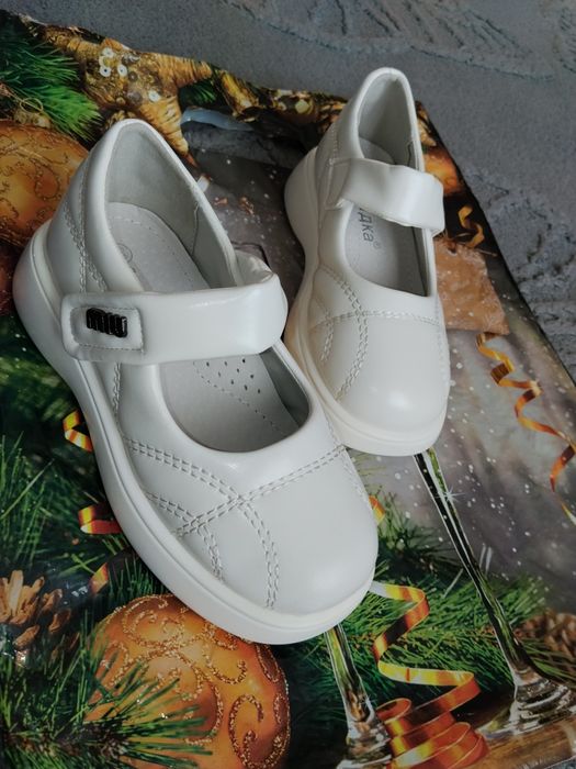 Продам детскую обувь