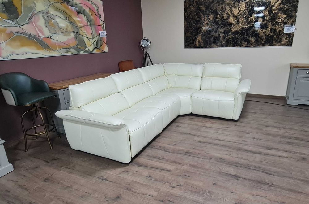 Кремав кожен ъглов диван "Cadenza" с електрически релакиращ механизъм