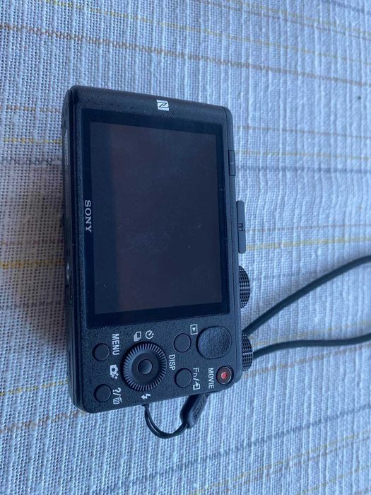 Продавам - компактна камера Sony DSC HX60- като нова!