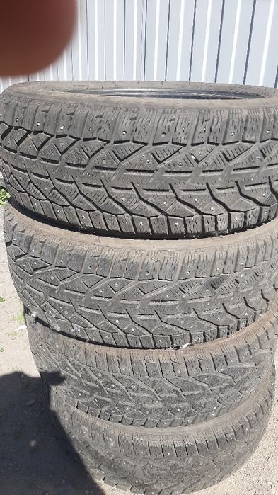 продам резину на 17