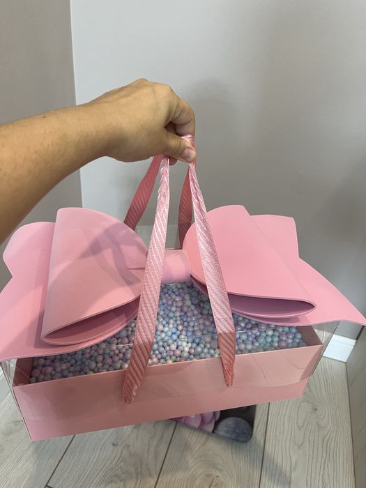 Подарочная коробка