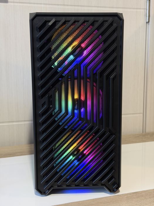 Геймърски компютър i5 4460, RX570,8GB RAM