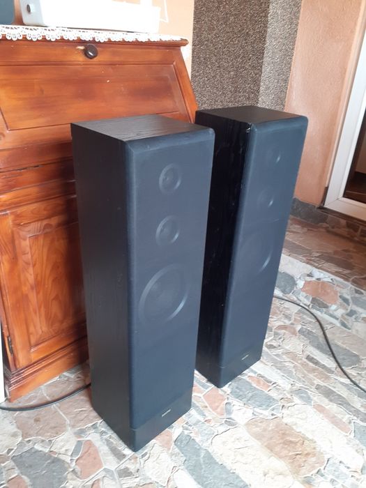 Boxe audio de podea Sanyo pe trei căi