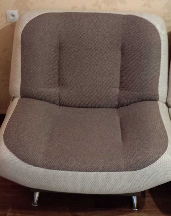 Диван и два кресла