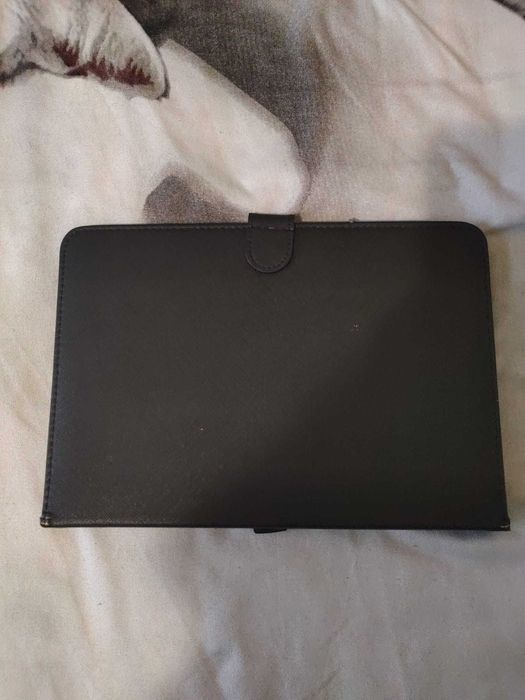 Husa tableta cu tastatura