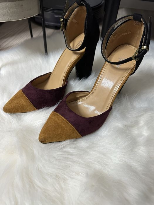 Pantofi cu toc gros din piele naturala