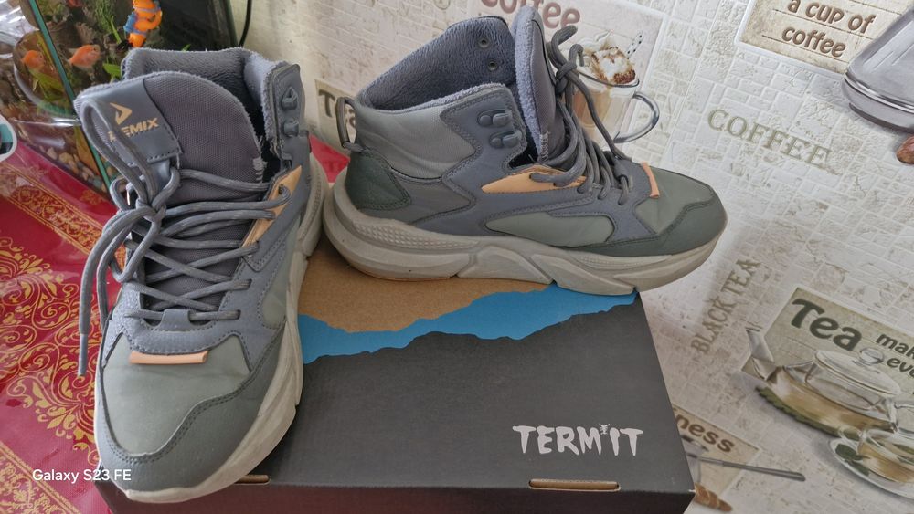 Весенне-осенние кроссовки, размер 38,5