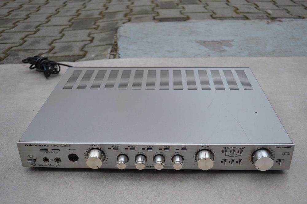 Preamplificator Grundig SXV 6000