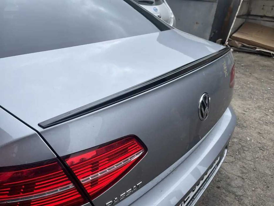 Лип заден спойлер BMW F30 G20 F10 Mercedes W205 W212 Passat Jetta A3 Octavia Superb