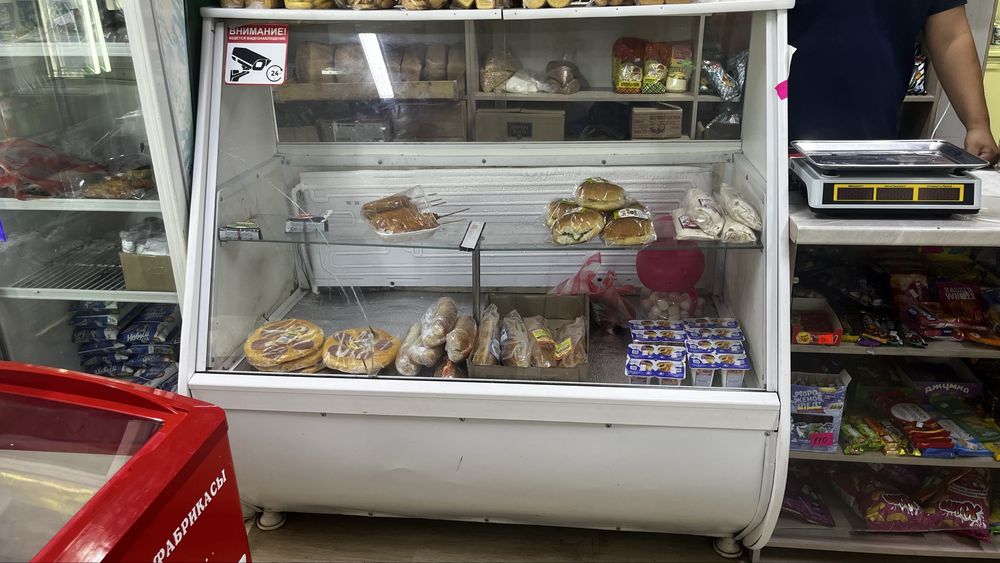 Продам холодильник витринный для магазина