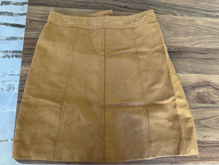 Кафява пола