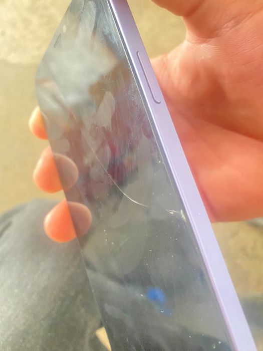 Продам Iphone 12