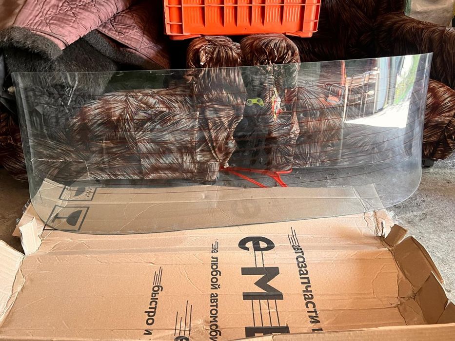 Заднее стекло от Москвича 412