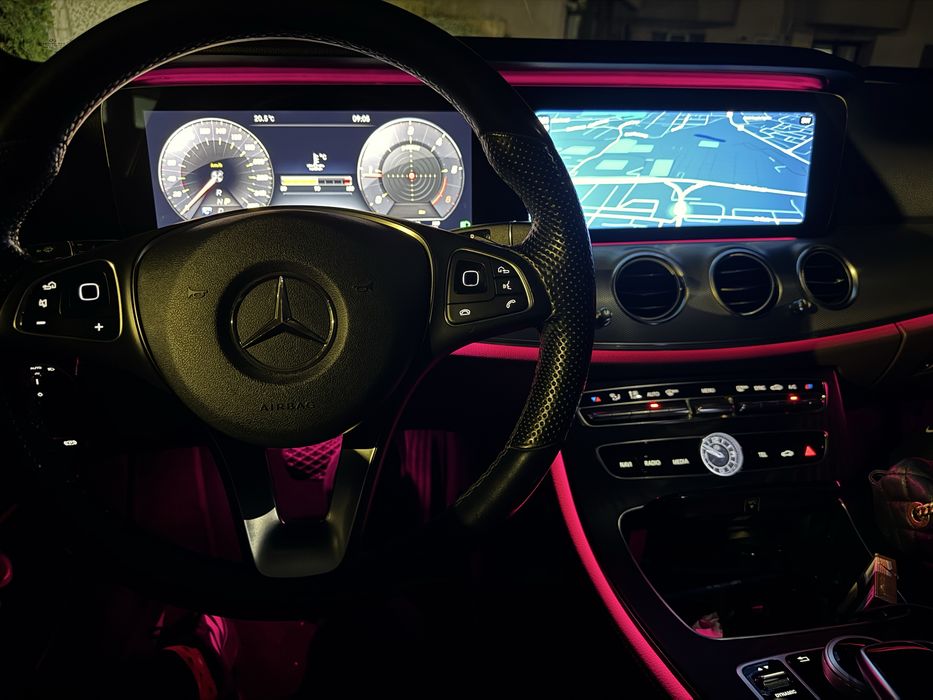 Mercedes-Benz E220d 4Matic BordDigital Burmester Multibeam