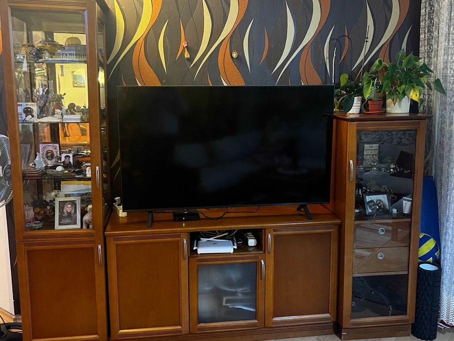 Холна Секция от 3 Части –Витринa + ТВ Шкаф + Нисък Скрин – Масив Дърво