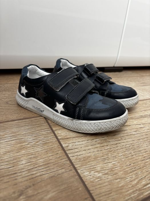 Продам туфли школьные, размер 33