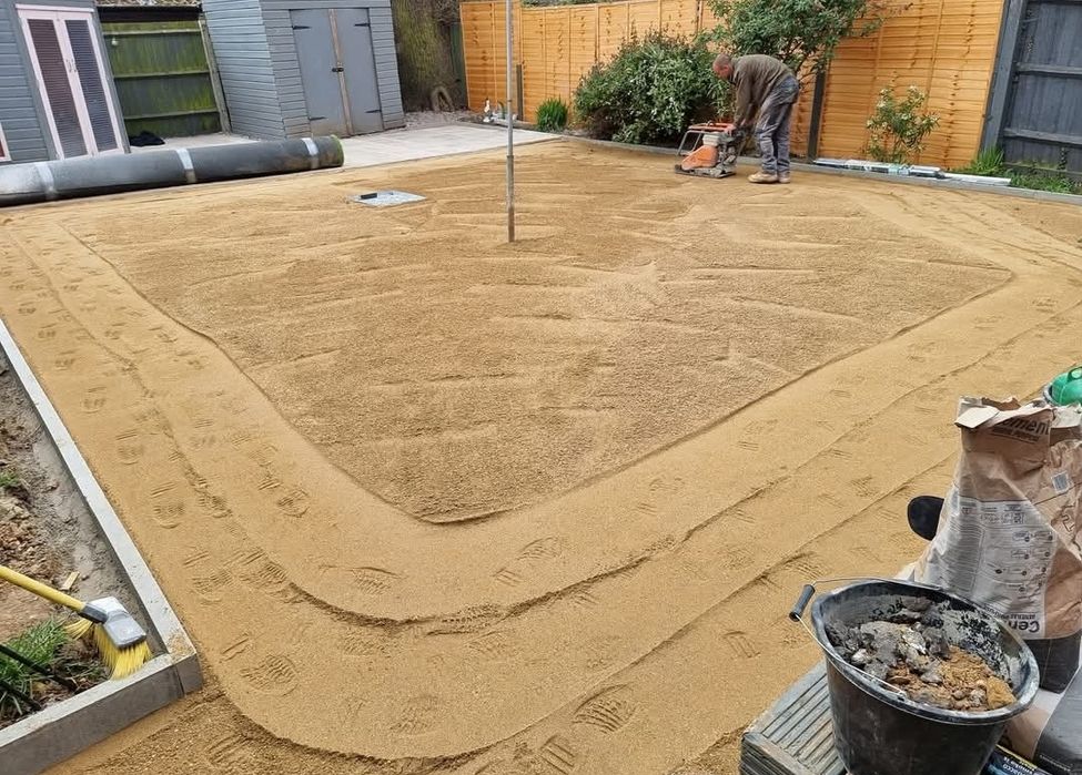 Montaj Gazon  Artificial /  Amenajari Curti , locuri de joaca etc...