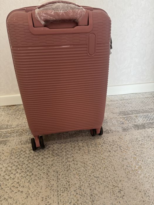 Срочно продам чемодан