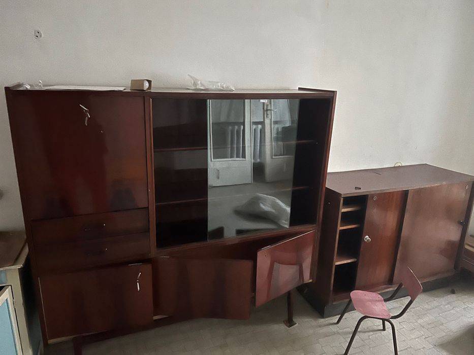 Отдам даром мебель и двери