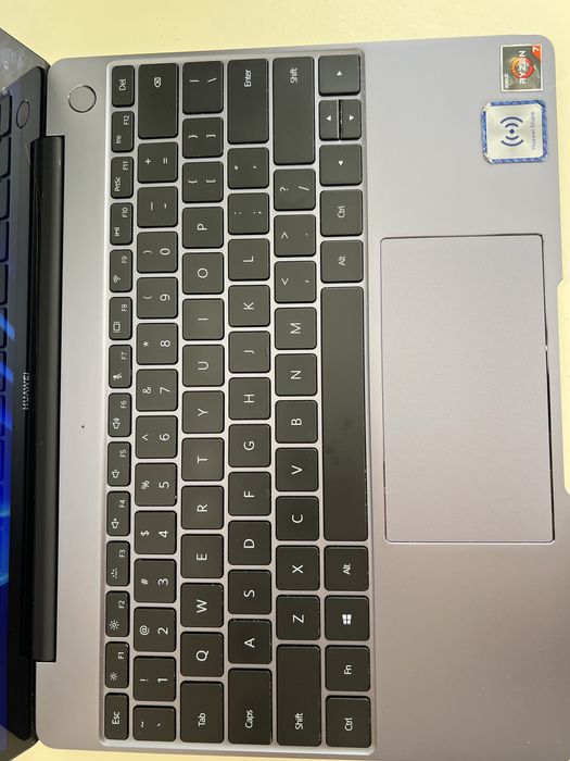 Huawei MateBook 13” – Ryzen 7 / 16GB RAM / 512GB SSD / Display OLED