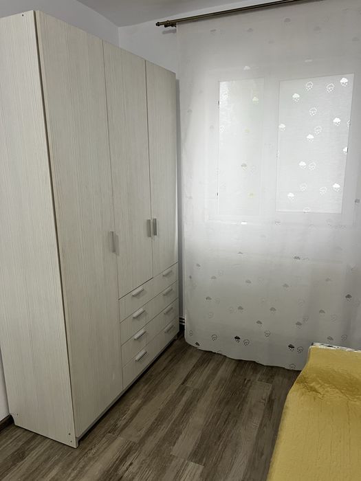 Inchiriez apartament