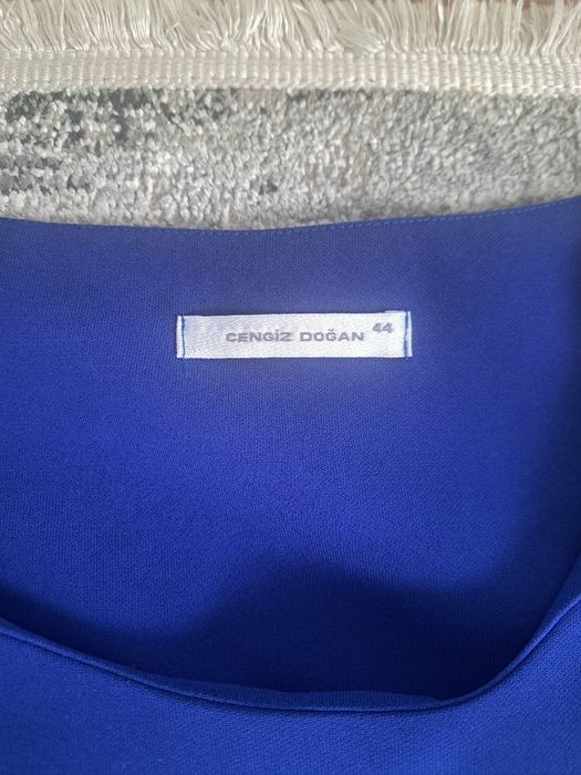 Тъмно синия рокля