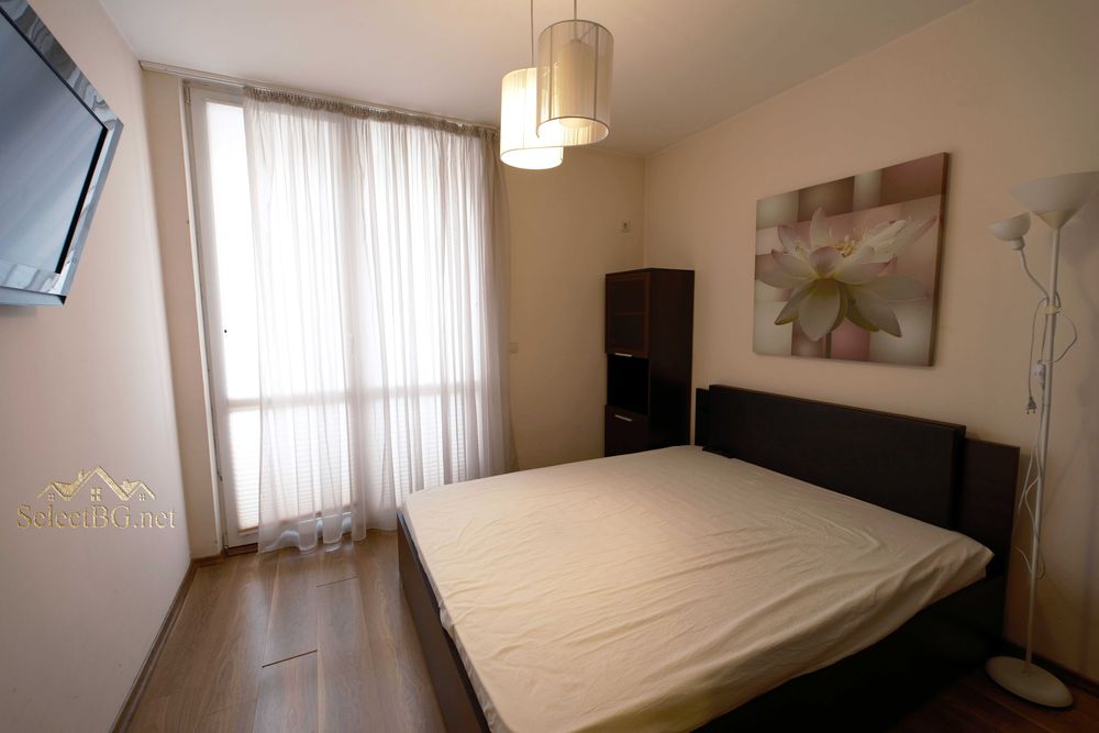 Тристаен панорамен апартамент в центъра на Велико Търново