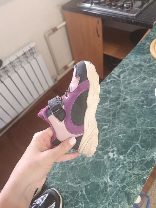 Детские кроссовки