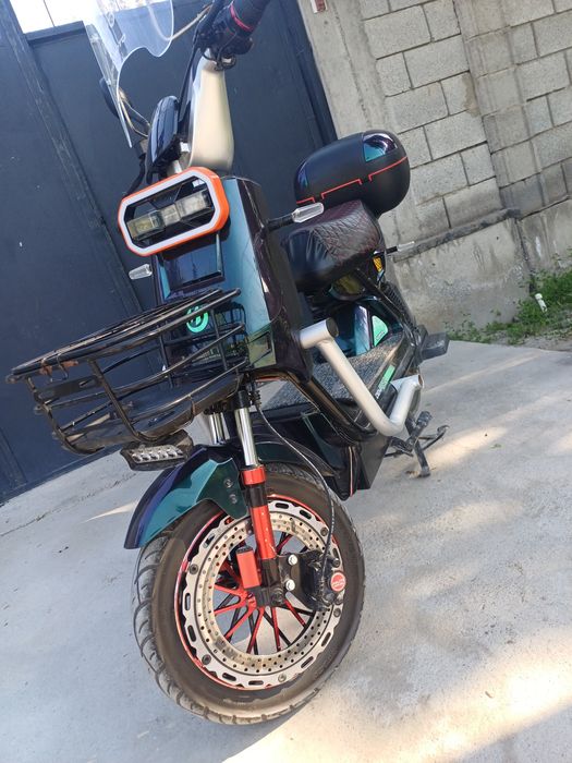 Yaxshi xolatda minilgan skuter DEMANSH sotiladi