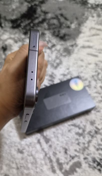 Продам телефон Samsung s24 fe 256 в идеальном состоянии