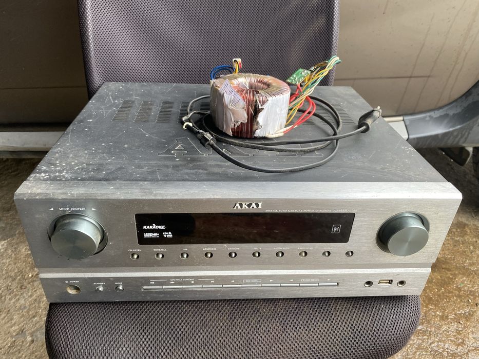 Amplificator akai as005ra-750.   Defect
