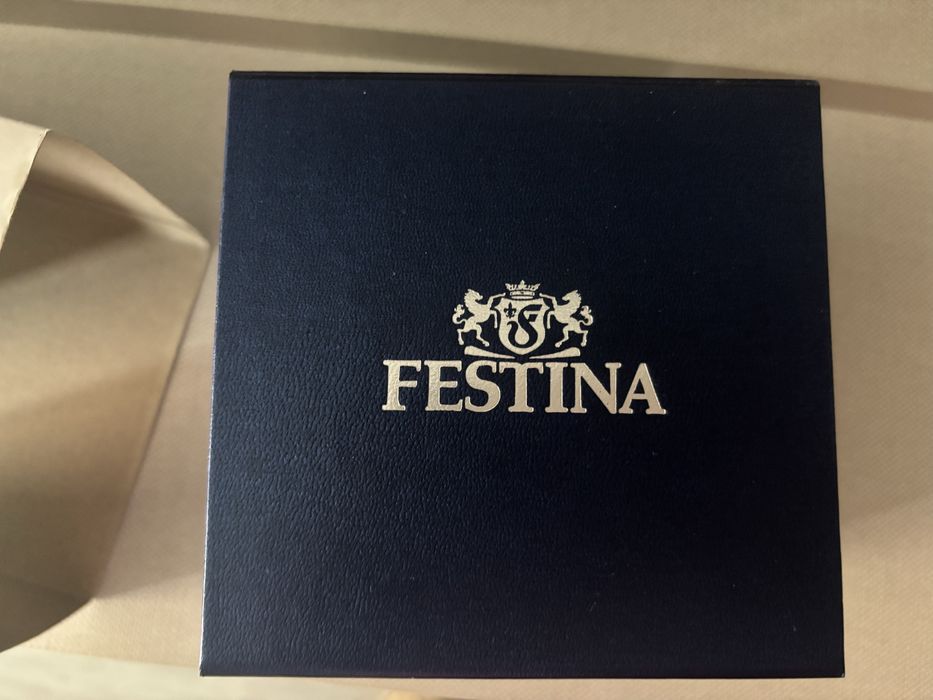 Часовник FESTINA