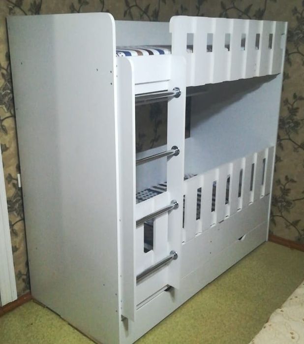 Двухярусная манеж кровать