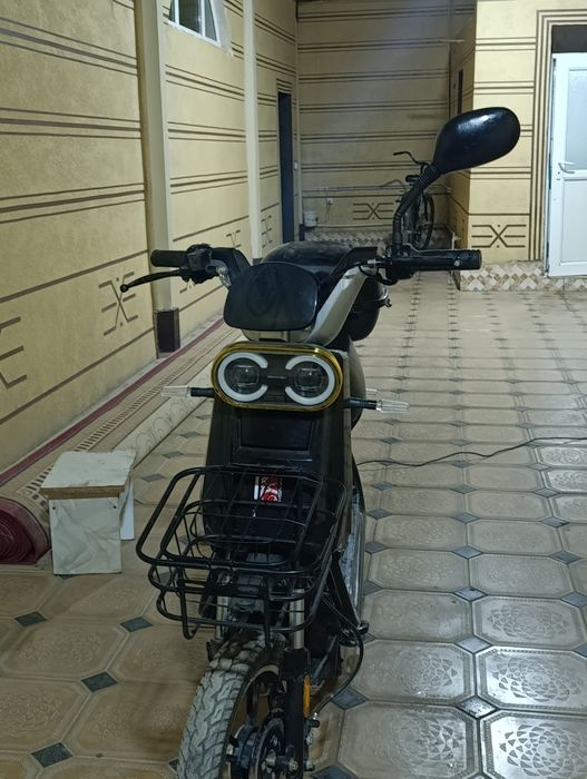 skuter sotiladi holati zoʻr narxi arzon aybi yoʻq